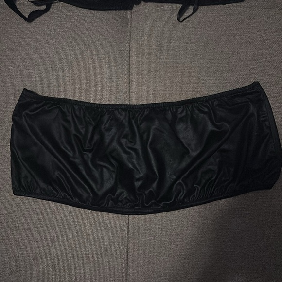 Magic Silk Exposed - Black Onyx Plunge Halter & Mini Skirt Set - Picture 4 of 7